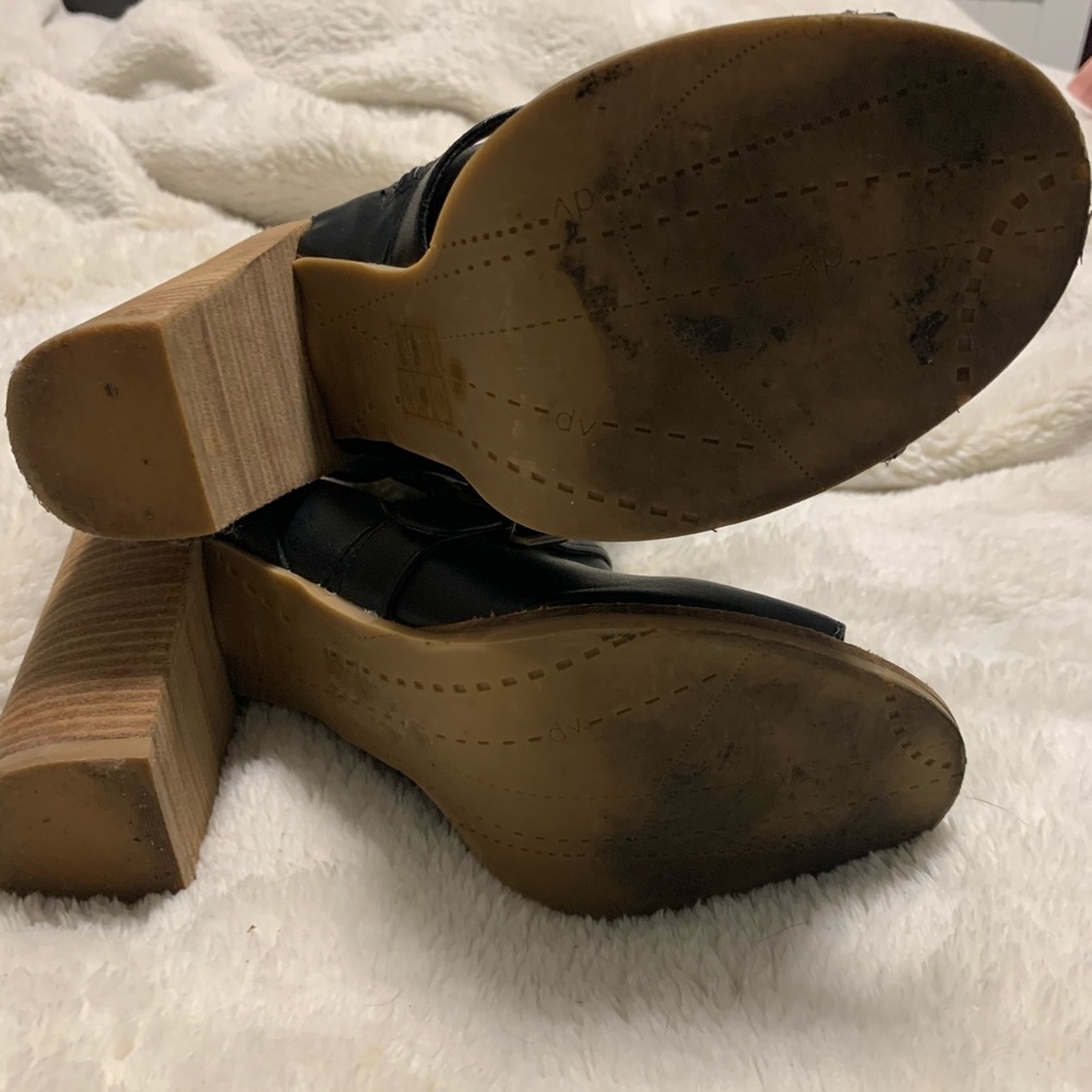 Dolce Vita Stacked Peep Toe Heels - Picture 4 of 4